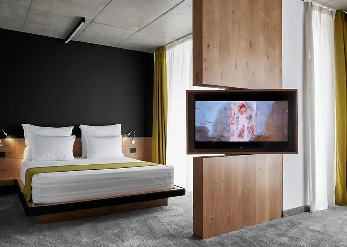Adella Boutique Hotel - Free Secured Parking