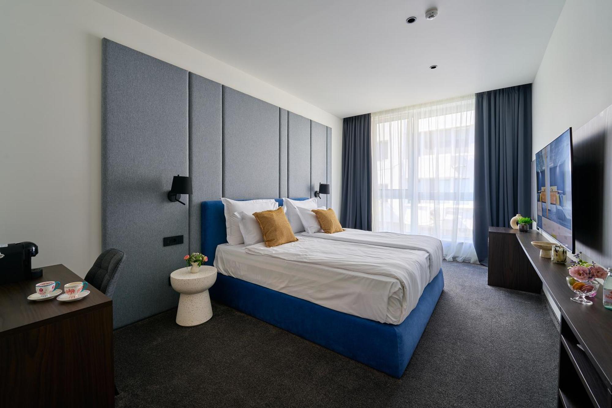 Aparthotel Adella Boutique - Free Secured Parking 4*