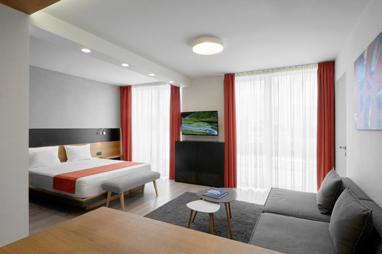 Adella Boutique - Free Secured Parking Aparthotel 4*