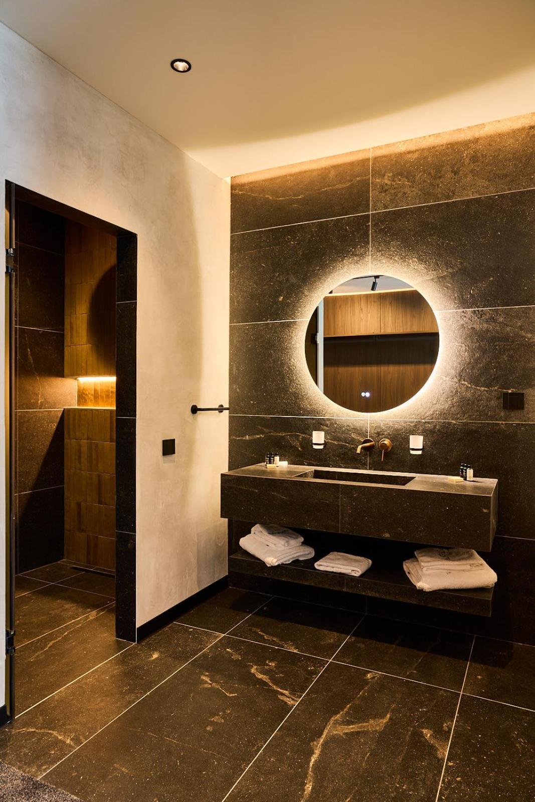 Adella Boutique - Free Secured Parking Aparthotel Sofia