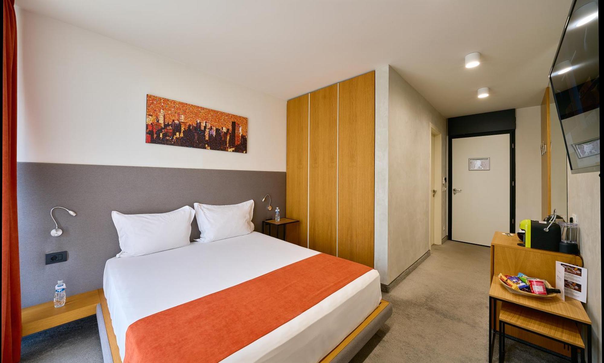 Adella Boutique - Free Secured Parking 4*