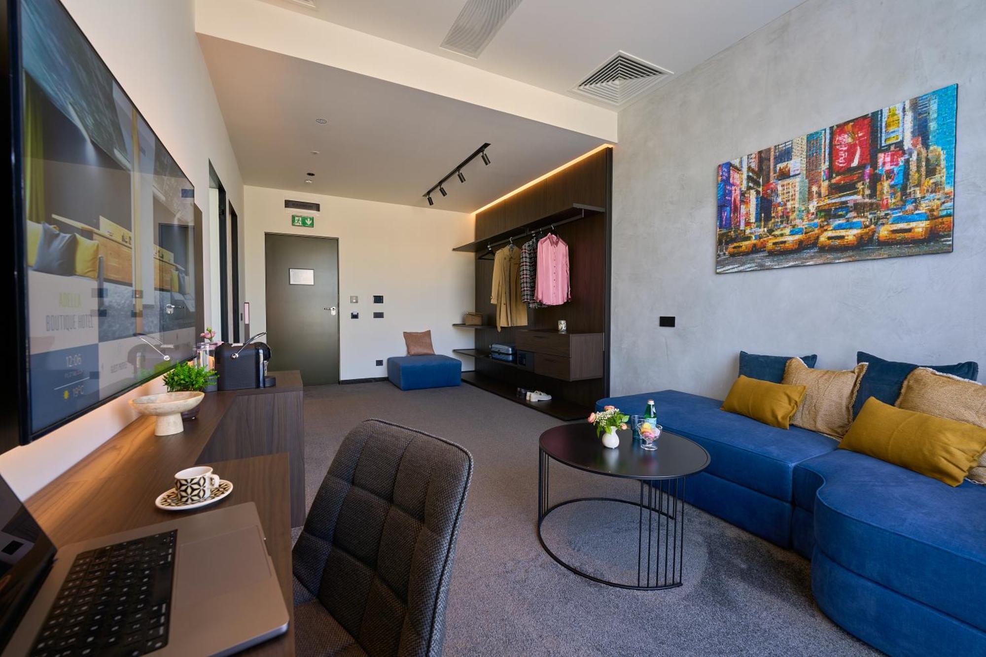 Adella Boutique - Free Secured Parking Aparthotel Sofia