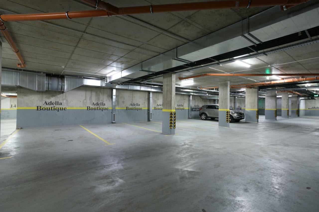 Adella Boutique - Free Secured Parking Aparthotel
